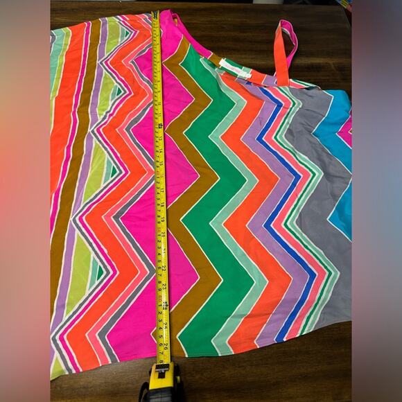 Alice & Trixie Silk One Shoulder Chevron Neon handkerchief blouse size medium - Picture 4 of 6